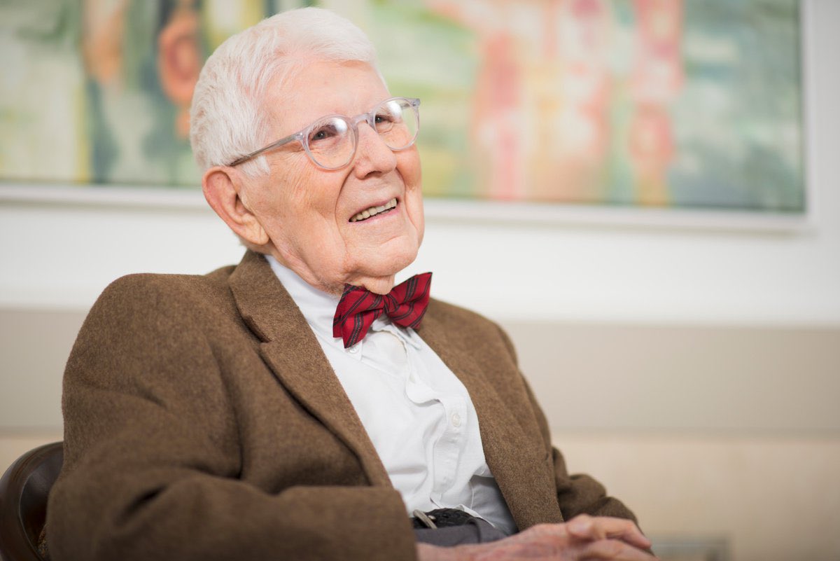 mind_group's tweet photo. Lamentamos profundamente el fallecimiento del Prof. Aaron T. Beck (1921 – 2021). Padre de la terapia cognitiva en la depresión. Nos deja su legado, sus importantes hallazgos, su honestidad y su enrome elegancia como científico y clínico. #RIPBeck #CBTworks https://t.co/IxlhAyM0wb https://t.co/1z8XMl4Jn1