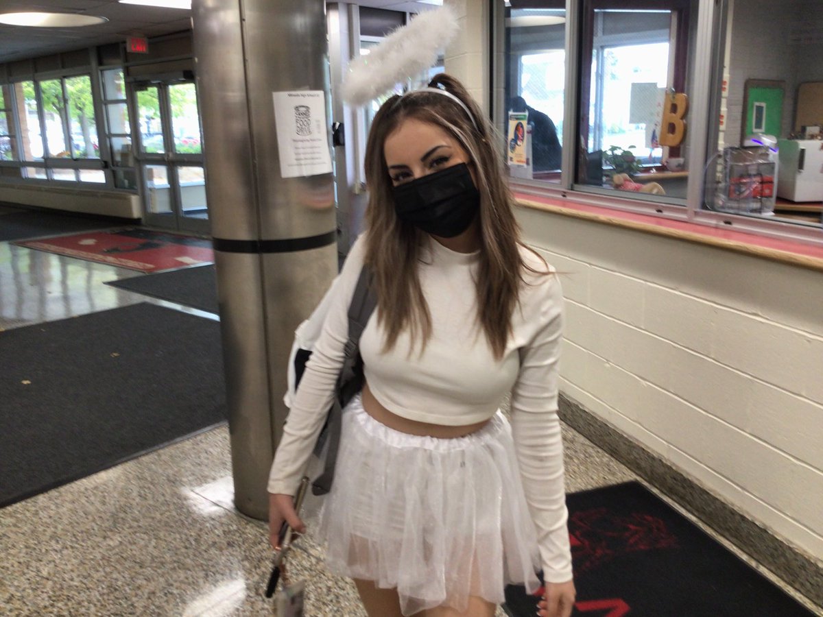 QuestionMarkMHS's tweet photo. It was a Happy Halloween - on Friday!  Students and staff dressed up in costume to celebrate Halloween and to earn points for Battle of the Classes.  The results of the contest were in age order: Class of 2022, Class of 2023, Class of 2024, Class of 2025, then Class of 2026. https://t.co/Zd4s9zET6E