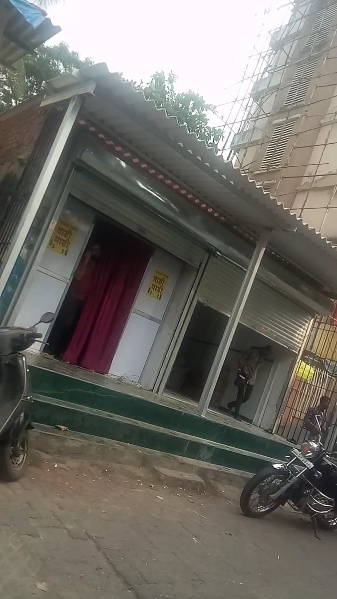 Chavan74267537's tweet photo. मच्छी मार्केट समोर दहिसर वेस्ट या ठिकाणी दोन दुकानाचे अनधिकृत पणे बांधकाम करण्यात आले मा.श्री मुख्यमंत्री साहेब याचे आदेशाचे उल्लंघन होत आहे संबधित अधिकारी यांनी कोणतीही कारवाई केली नाही तरी आपण लवकरात लवकर कारवाई करावी.. @mybmc @IqbalSinghChah2 @mybmcWardRN @MumbaiPolice https://t.co/bYM6hl450t
