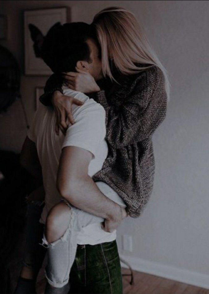 anerolcr's tweet photo. #DAMONWINTER
"Ela é minha.Em nosso mundinho secreto e isolado,ela é minha".
#DevilsNight https://t.co/RlIHJkC2Xk