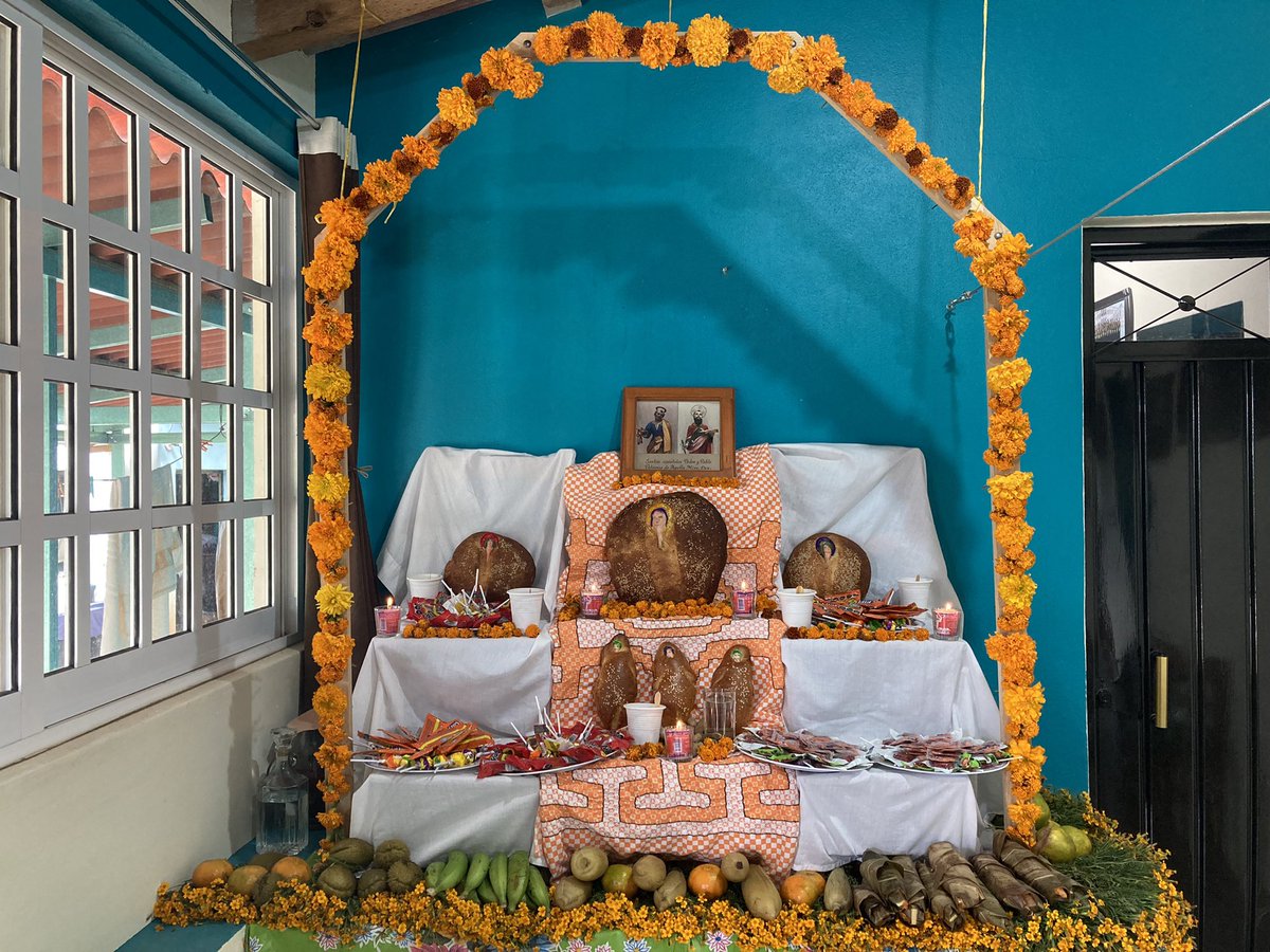 ChekoChR1's tweet image. Bienvenidos 
#chekochr #diademuertos #altardemuertos #bienvenidos #flordecempasuchil #pandemuerto #chayotes #elotes #gelatinas #dulces #mandarinas #sierramixe #ayutlamixe #mixe