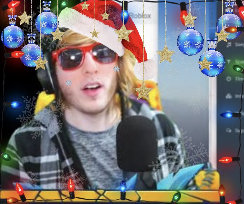 snaber20's tweet photo. @KreekCraft look whos ready for christmas https://t.co/3WCRcXvkNd