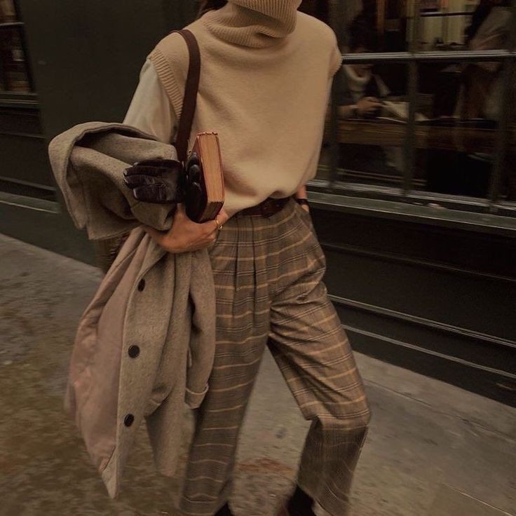 peterpcomfort's tweet photo. Peter's closet; a thread https://t.co/lfRexlIQmm