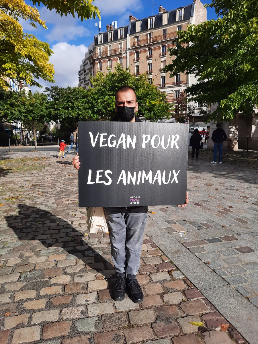 joanimaliste's tweet photo. Nous demandons la fermeture des abattoirs et la fin de la pêche
Merci à association @VeganImpact d avoir organisée ce happening
#causeanimale #GoVegan #animaux #animals #veganisme #Vegan #fermonslesabatoirs #stoppeche https://t.co/cCwK4GpKSZ
