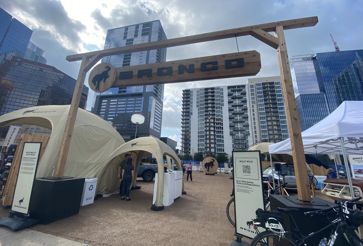 Evolutiondome's tweet photo. Look at that π Republic Square, Downtown Austin, Texas last weekβ¦. Branded 15m Cube and X Pods making a huge impact for Fords electric vehicle launch. #Inflatable #TemporaryStructures #BrandedStructures #BrandedMarquee #BrandActivation https://t.co/yjgP2jlC27