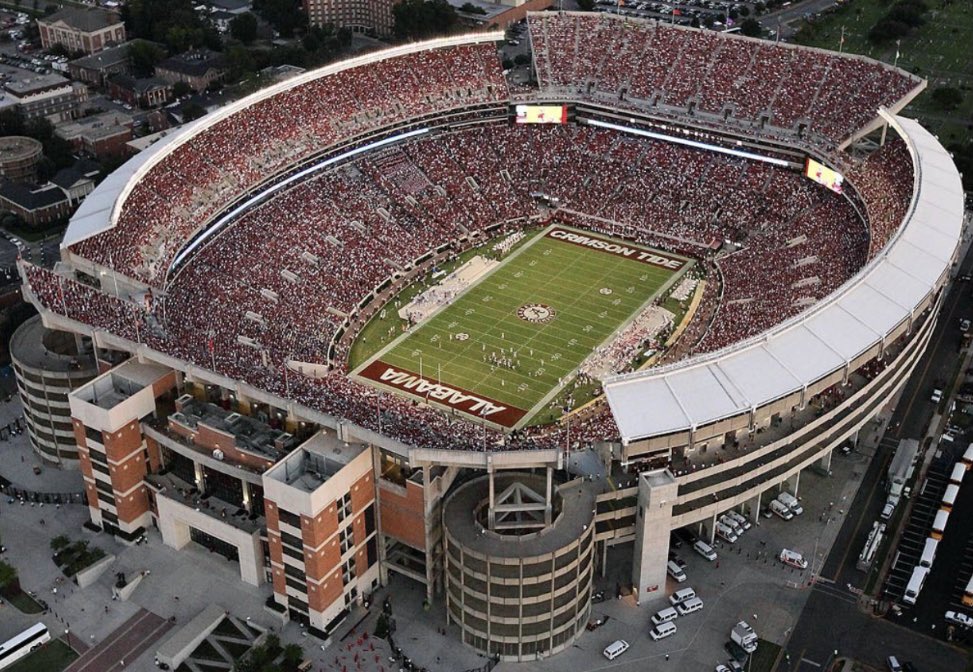 JaxPorter22's tweet photo. After a great call with @BobWeltonBamaFB I am blessed to announce that I have received an opportunity to further my academic and athletic career from The University of Alabama @CoachSvoboda #RollTide https://t.co/i72xpqIJDG