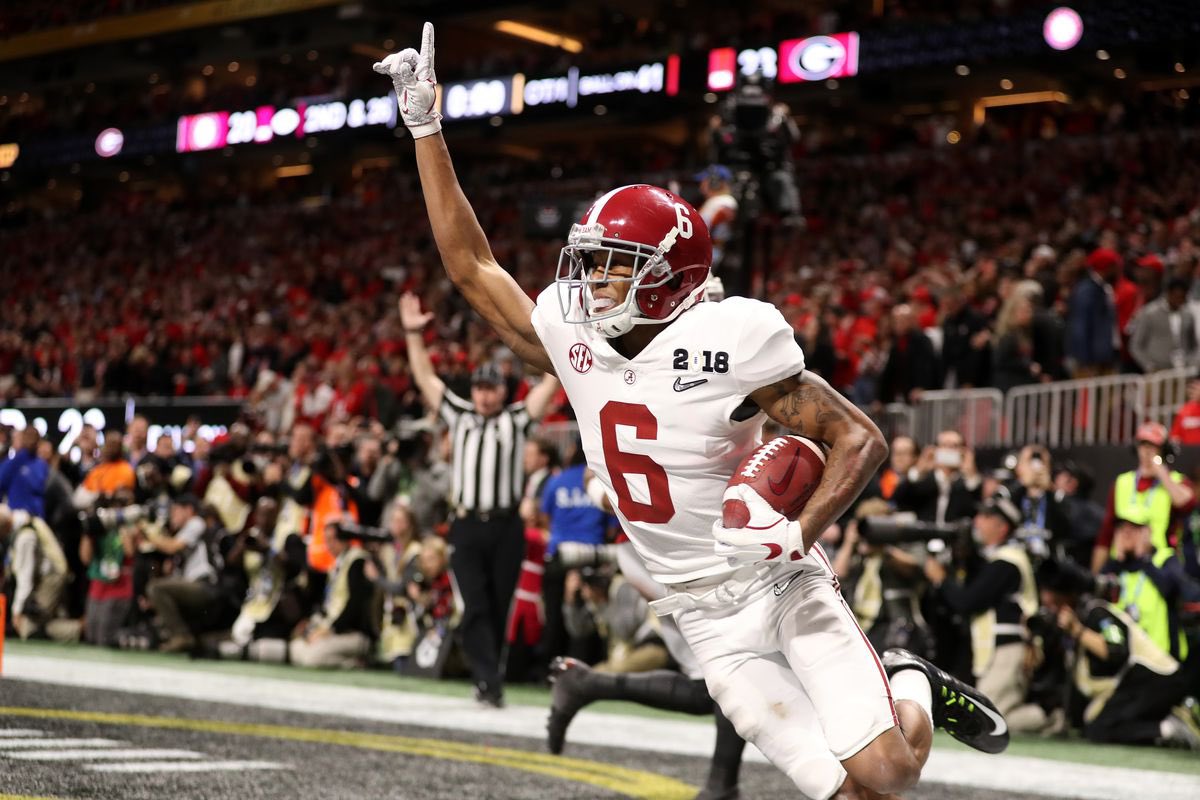 JaxPorter22's tweet photo. After a great call with @BobWeltonBamaFB I am blessed to announce that I have received an opportunity to further my academic and athletic career from The University of Alabama @CoachSvoboda #RollTide https://t.co/i72xpqIJDG