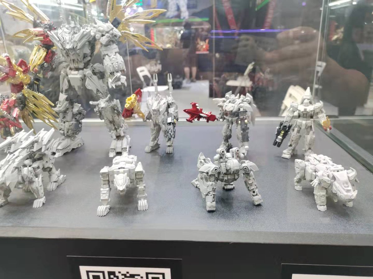 TFsource's tweet photo. Both Masterpiece and Legends scale versions of Cang Toys Thunderking combiner were on display at the CICF x AGF 2021 convention.
Preorders up at TFSource: https://t.co/fWEFK6rVyu https://t.co/uajklYNuiR