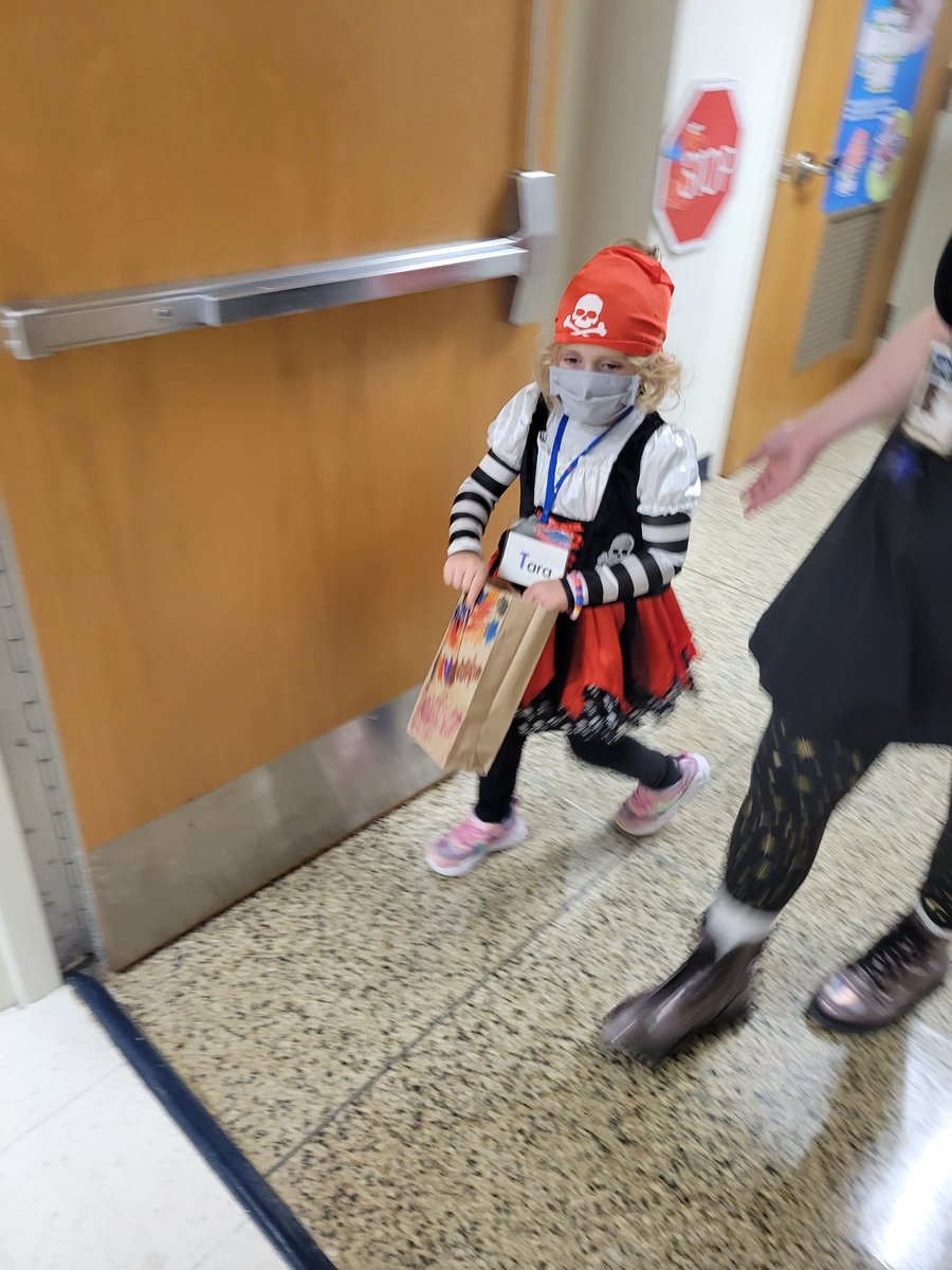 FerndaleEarlyEd's tweet photo. Costume day fun https://t.co/9MBXy1g0FP