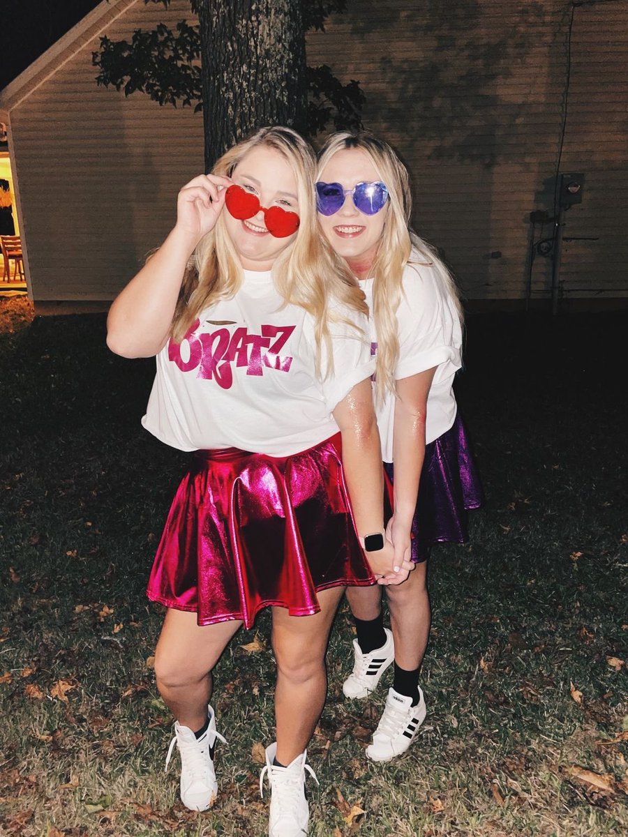 taylorlamkin22's tweet photo. just doing bratz thingz with my girl ✨ https://t.co/DYXEoXogL1