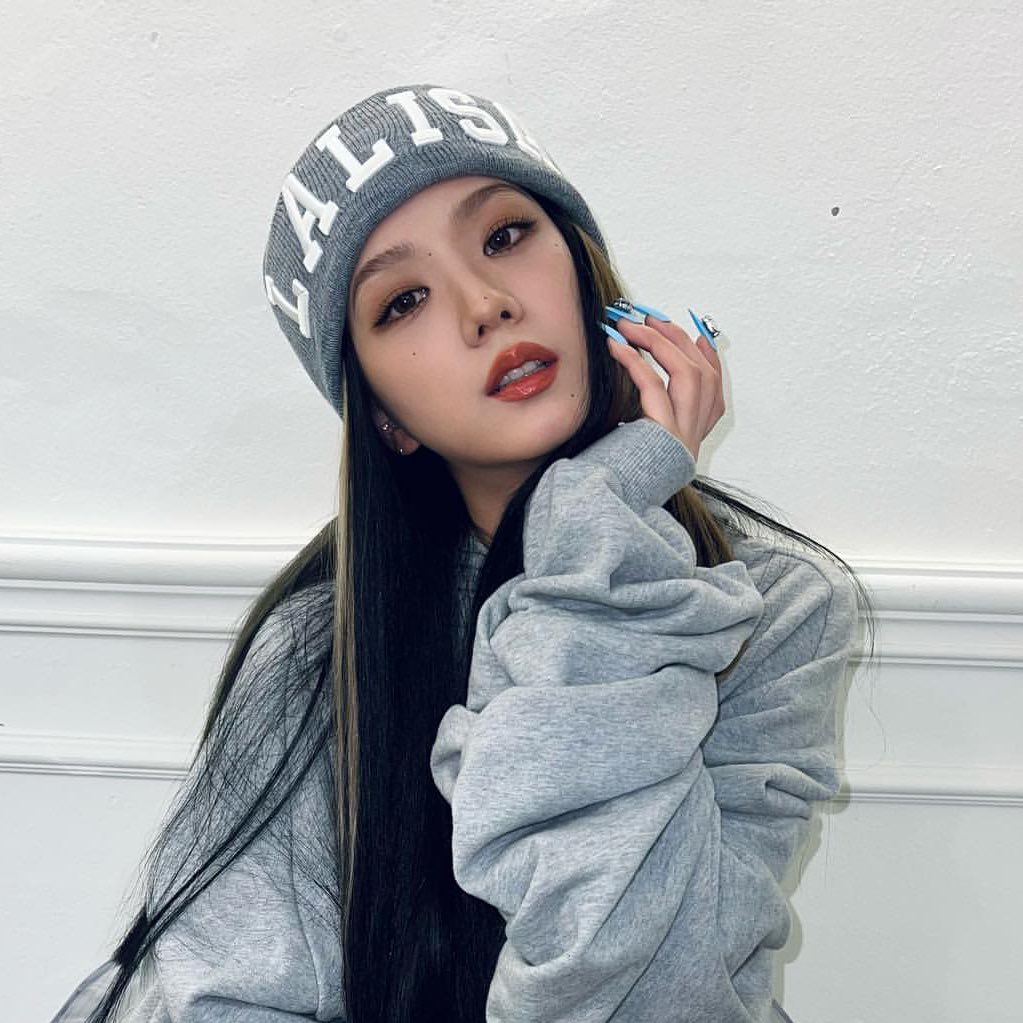 stayxblckpink's tweet image. #streamMoney