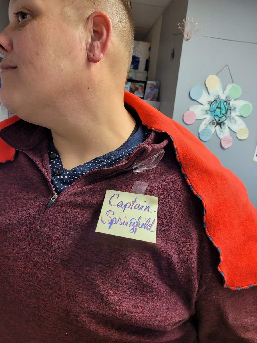 CaptainSGF's tweet photo. My staff at #CASASWMO dressed like me today at work and they were really spot on. ✔Giant earrings ✔Polka dots ✔Flannel ✔cape
MY OFFICE FAMILY IS THE BEST! ❤ https://t.co/MEUlYQOzt9 https://t.co/usjxsnLW1i