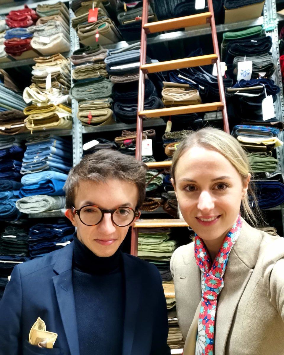 tomlee_inspired's tweet photo. Today in Italy, I did a wonderful meeting.
Laura, worked as a tailor for over 10 years, and opened his tailor house in Milan, in Italy.
Laura created my 2nd costume.
It's a typical italian costume in linen for the summer and high temperatures. 
Great tank's to Laura. https://t.co/KFW6a64C19