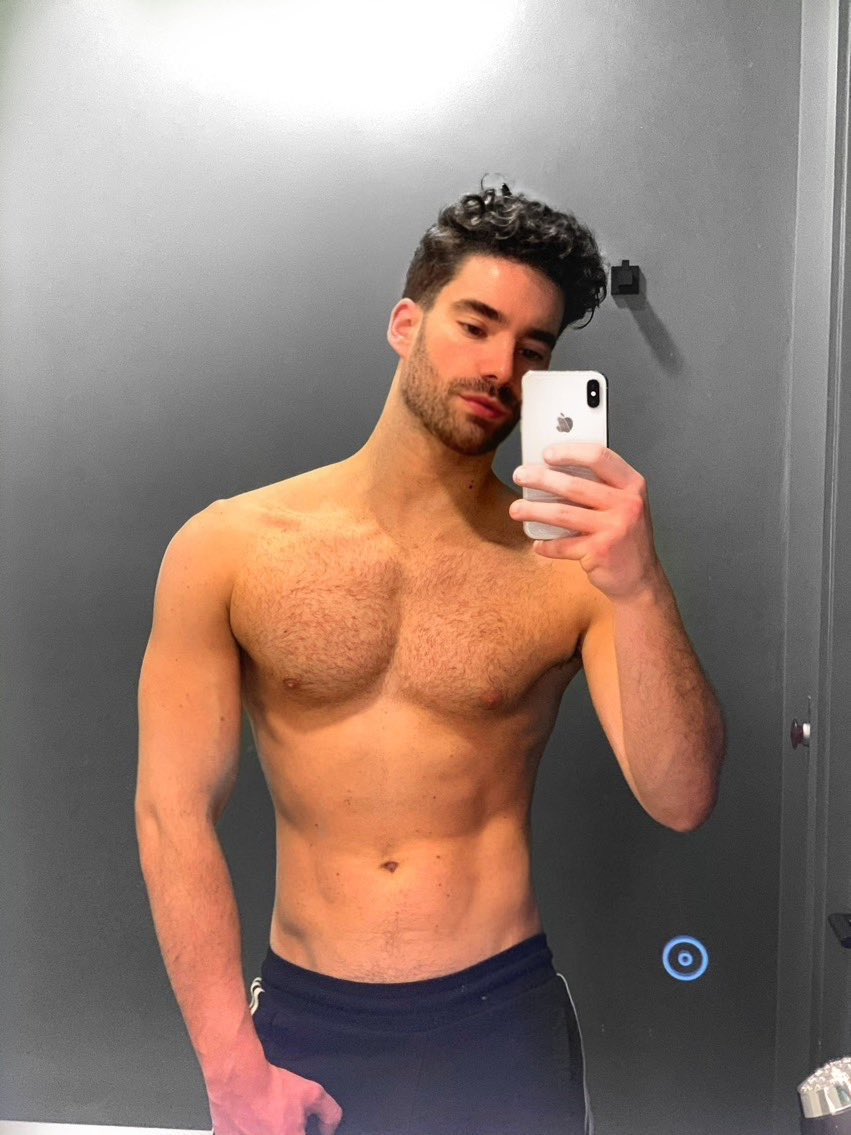 jonomxr's tweet photo. happy monday friends 💙 https://t.co/THiahfATAV
