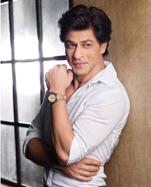 filmfare's tweet photo. They don’t make ‘em like this anymore! 

Through thick and thin, there’s only one king… #ShahRukhKhan. 

Here’s to the man of strength, power and humility. #HappyBirthdaySRK https://t.co/QcpkceBPen