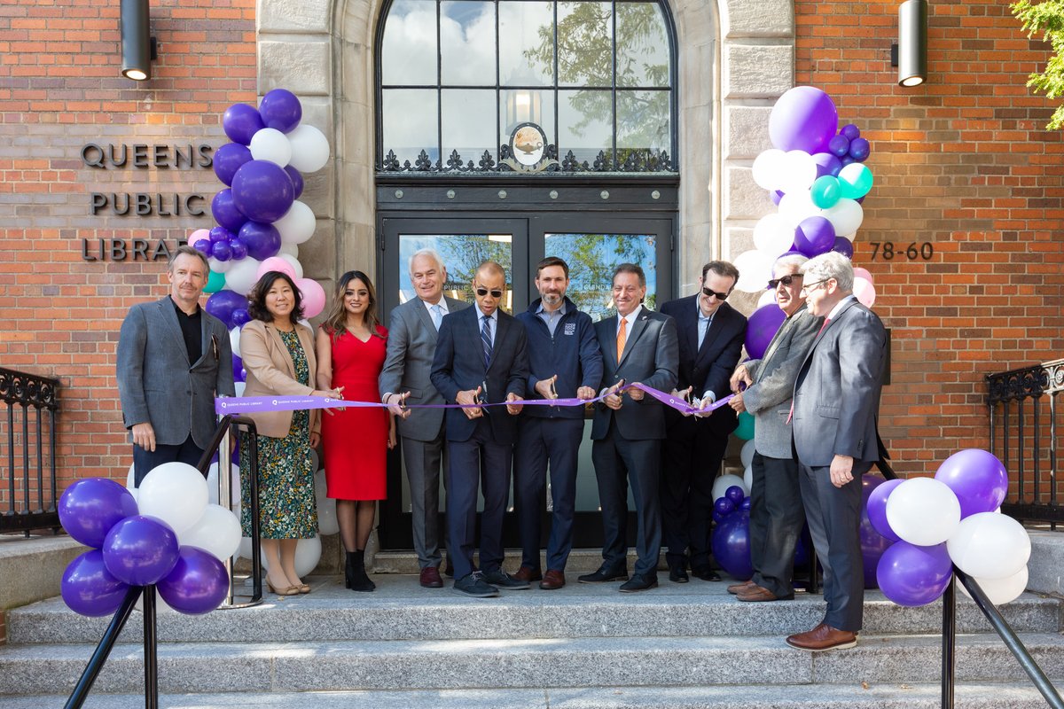 Today we joined @qplnyc, elected officials, and community leaders to celebrate the reopening of the Glendale Library. The library is now accessible for all patrons and includes upgrades to the interior as well as a restored rear garden. Congrats to all! 🎉