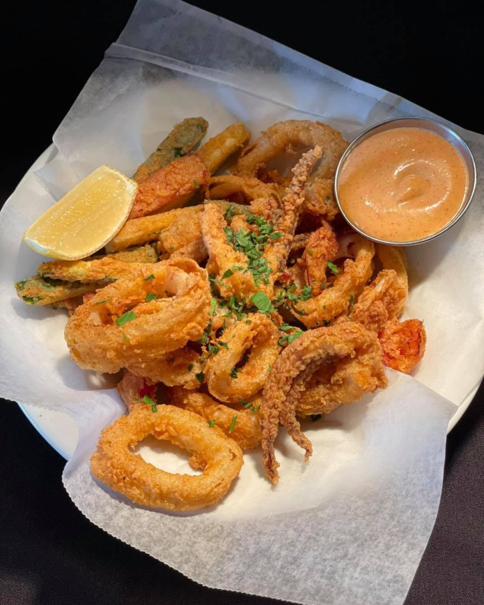 OriginalNFV's tweet photo. RT #TarlaGrill #Napa
#Calamari Fritto Misto, seasonal vegetables with spicy aioli.
@TarlaGrill
#mediterranean #taralgrill #napa #forthetable https://t.co/YlxCfaSInF