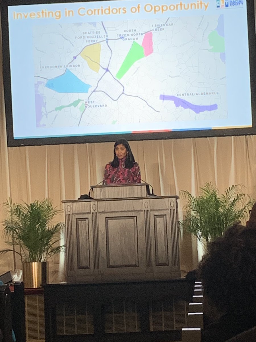 cthomasclt's tweet image. Great news today at JCSU!!!
@CLTMayor announces a $250M public private partnership to advance racial equity in Charlotte focused on Digital Equity (@QueensUniv &amp;amp; @cmlibrary),  @JCSUniversity, Corridors of Opportunity (@CLTgov) and improving career pathways (@clt_alliance).