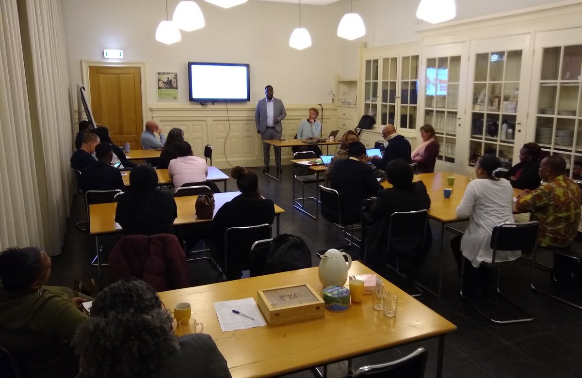 Mooie avond over #huisvesting met Harm van Schie en Gaetan Mbwete. Een van de grootste uitdagingen voor internationale en migrantenkerken in #DenHaag. Waar is goede ruimte? #visie #bestemmingsplannen