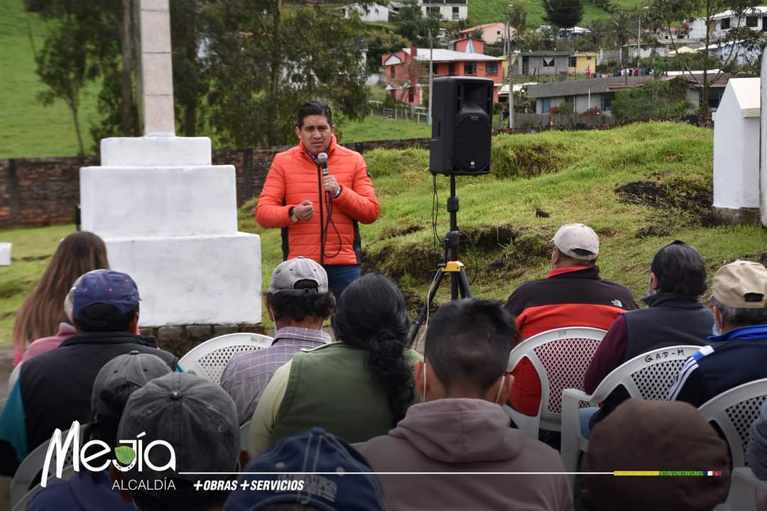 alcaldiademejia's tweet photo. 🌿《#BioservidoresEnMinga》
¡La minga es unión y solidaridad! 🤝🏻
Gracias al apoyo de la comunidad 🤝🏼, y personal municipal se realizó la minga de limpieza🧹 y adecentamiento en el Campo Santo 🪦 de #Murco.
#LoHacemosPorTiMejía
#AlcaldíaDeMejía https://t.co/kfYUtRBeeb