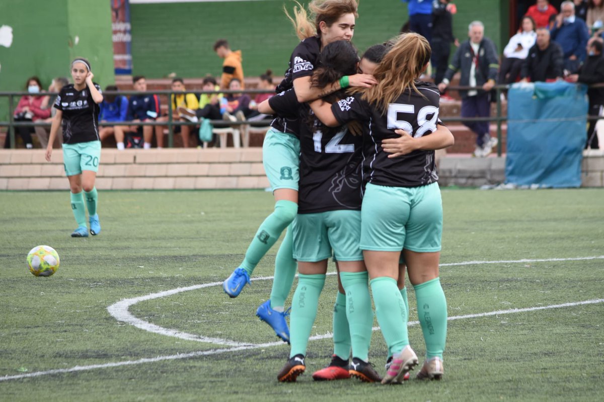 FeminasDBFC's tweet photo. Partido de liga categoría senior 
EXTREMADURA/ FÉMINAS 💪🔝
#feminásdonbenito
#Guerreras
#algomásqueunclub https://t.co/peH9ITWqRp