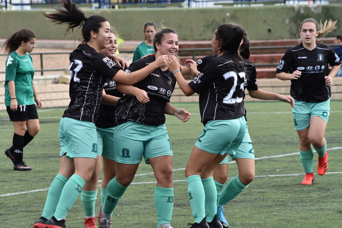 FeminasDBFC's tweet photo. Partido de liga categoría senior 
EXTREMADURA/ FÉMINAS 💪🔝
#feminásdonbenito
#Guerreras
#algomásqueunclub https://t.co/peH9ITWqRp
