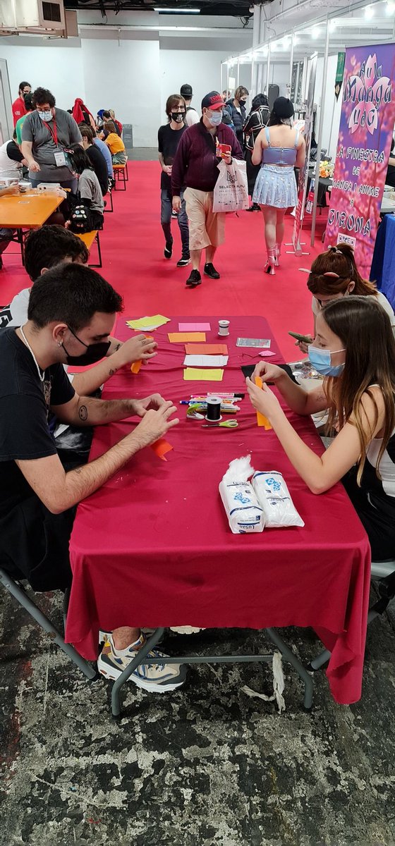 Muchisimas gracias a todos por pasaros por nuestro stand del MANGA BCN 2021 y participar en nuestras actividades (talleres de manualidades japonesas y nuestro Kahoot, con premios cedidos de parte de <a href="/Frikers1/">Frikers</a> ) 🥳🥳🥳👺✂️

¡¡...y en especial a <a href="/cerclemilenari/">Associació Cercle Mil·lenari</a>
y a <a href="/AulaManga/">Aula Manga</a> 😁👍🏼