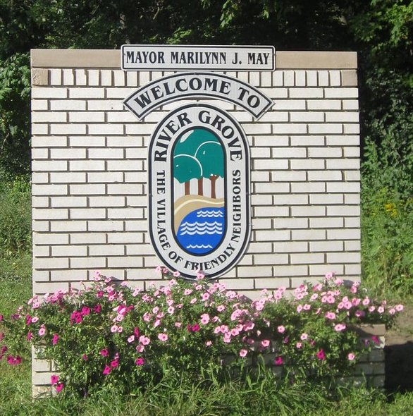 kulinich_vika's tweet photo. Thank Mayor Guerin for taking your time and teaching co.lab about River Grove for our community map. I learned that River Grove is one of the oldest towns around this area and it's population is growing a lot.
@DavidBGuerin @RiverGroveIL
#rivergrove #LeydenPride #leydencolab https://t.co/njvltuKhBT