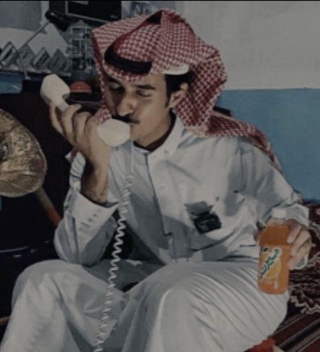 عطوني عباره توصف هاذي الصوره🙂💔.