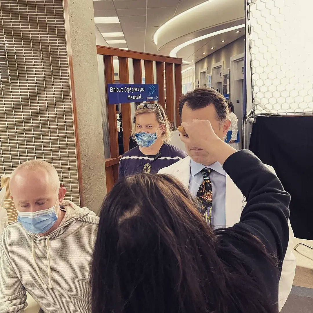 TheGoodDoctorAr's tweet photo. Shared by #AnthonyAmes on IG.
Watch #DrColson buy coffee and a muffin on #TheGoodDoctor tonight…thanks @_ChristinaChang for showing me the ropes and fellow @brown alum @hillharper #gooddoctor #cameo @GoodDoctorABC @RedTalentMgmt https://t.co/ry15ZGfmgu