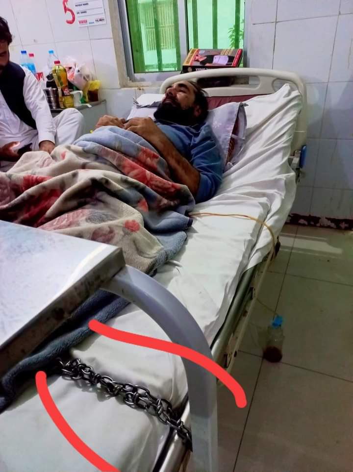 PashtunTM_Offic's tweet photo. #RacistState
Secret deal & withdrawal of cases registered against proscribed outfit from Panjab.
While #Pashtuns are incarcerated for demanding peace. Ali Wazir, Hanif Pashteen,Owais, Rehmat Shah,Alamzeb & others in jail for demanding peace.
#ReleaseAliWazir
#ReleasePTMActivists https://t.co/oAxZe2Aq9S
