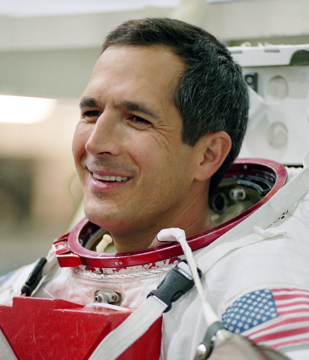 Apollo 10 john young. джон свифт космонавт. John young. потерянный астронавт джон свифт. астронавт джон линч филлипс.