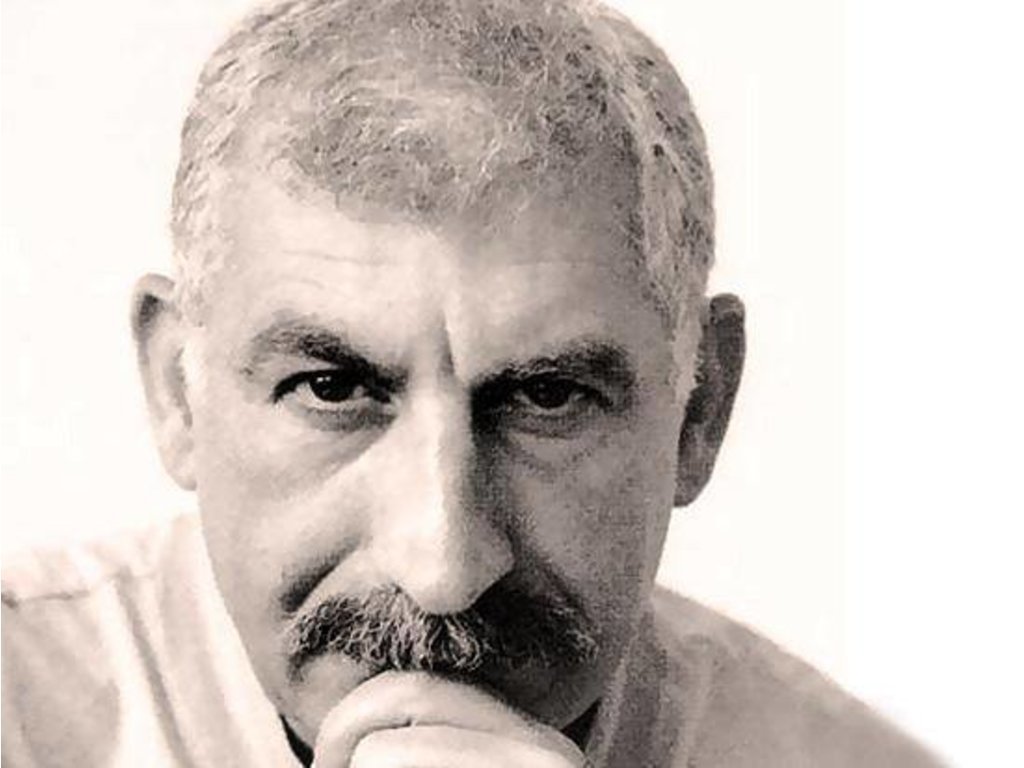 amin_thr's tweet photo. بوی تعفن نوکری اجانب را با هزار من عطر هم نمی شود پنهان کرد …
روز جهانی نویسنده رو بر نادر ترین نویسنده ی انقلابی مرحوم #نادر_ابراهیمی تبریک میگم.

#روز_نویسنده 
 #بر_جاده_های_آبی_سرخ https://t.co/4gdzIp4N9s