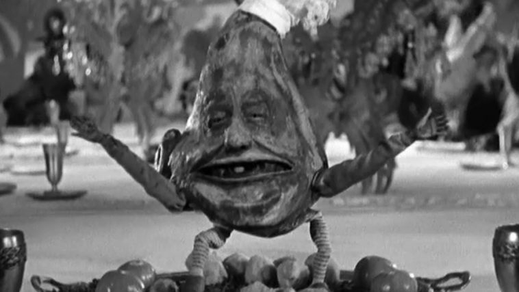 weirdwithwords's tweet photo. the 1933 version of alice in wonderland is like chugging nightmare fuel directly from the pump https://t.co/38uQaLcGHV