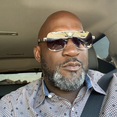 MrDJSmoothB's tweet photo. Happy Monday Peeps.  #NewProfilePic https://t.co/TXyFIGS89t