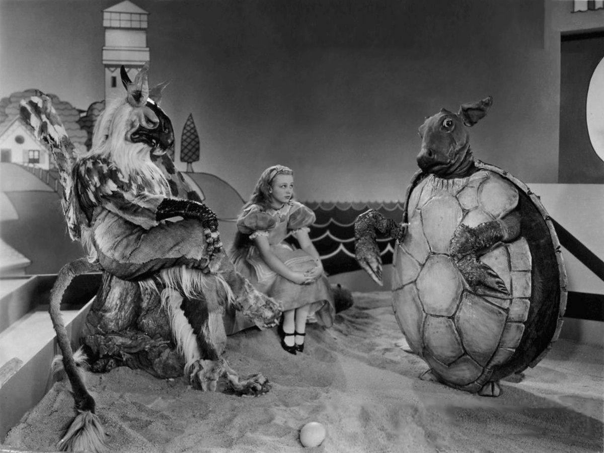 weirdwithwords's tweet photo. the 1933 version of alice in wonderland is like chugging nightmare fuel directly from the pump https://t.co/38uQaLcGHV