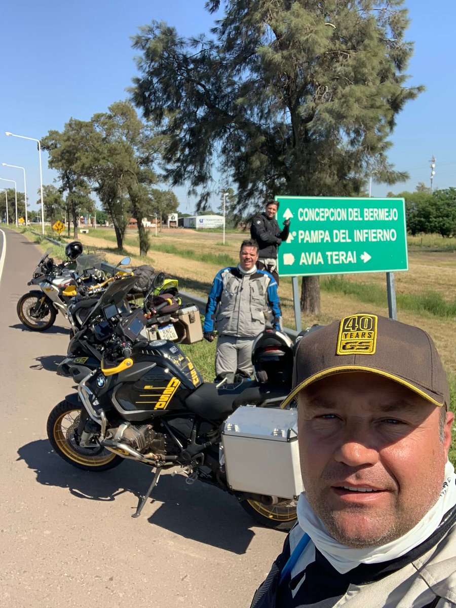 julio_franco's tweet photo. Fronteira Foz-Puerto Iguazú aberta, pelas “rutas” argentinas com amigos, curtindo o passeio inesquecível e ao encontro de novas experiências com nossas @BMWMotorrad_BR #MakeLifeaRide #bmwmotorrad #motos #Motociclistas #motoaventura #40yearsGS #Brasilunido #Salta #Argentina https://t.co/tl9eImisKl