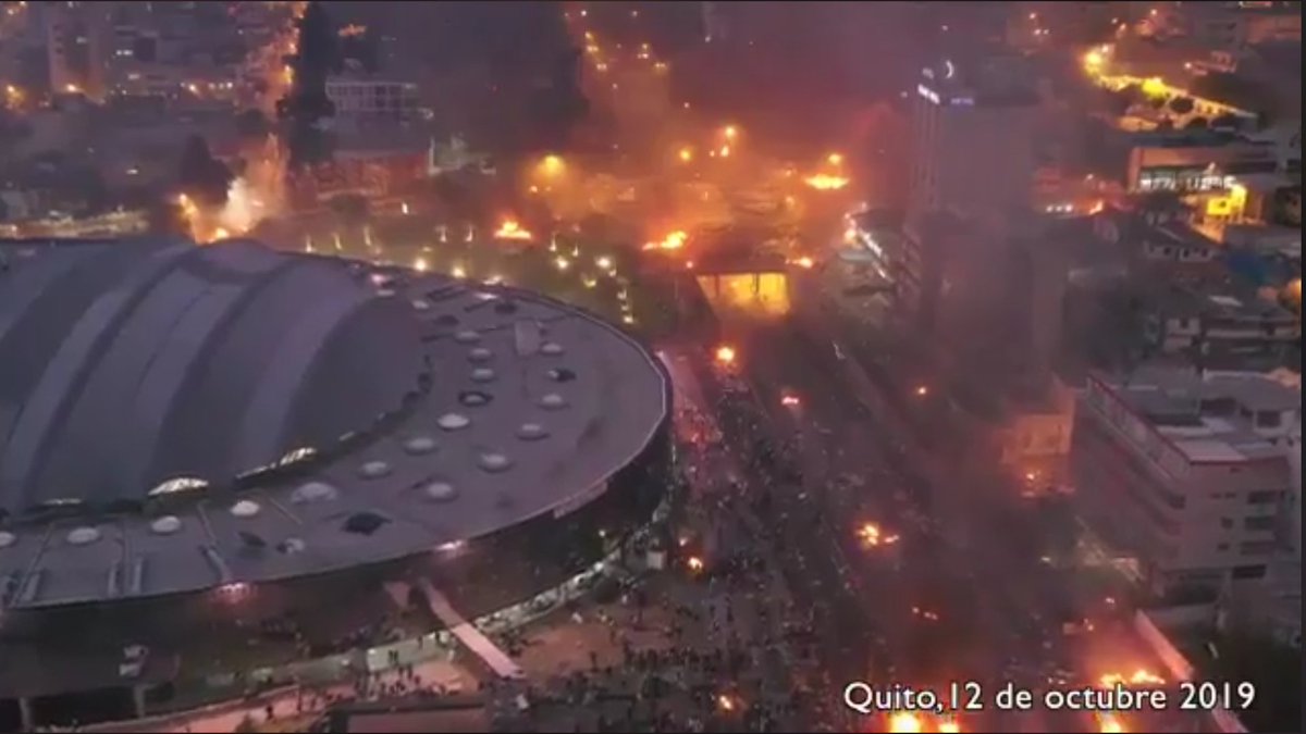 MerlinaThoth's tweet photo. QUE DIFERENCIA! Cuando quieres a tu país / cuando odias a tu país!  Gracias presidente @LassoGuillermo! https://t.co/jSXSCxcUIi