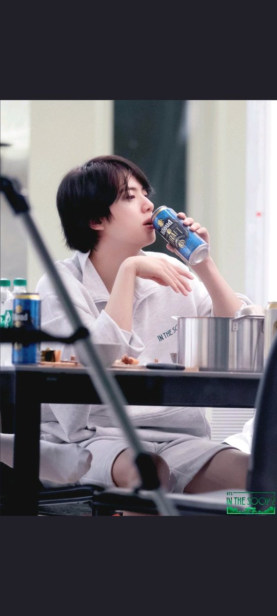 Interna24064373's tweet photo. JIN COMING OUT AS GAY #WeLoveYouJin #Jin #BTSJIN  #BTS  #BabyJin https://t.co/FkhpCN01HZ