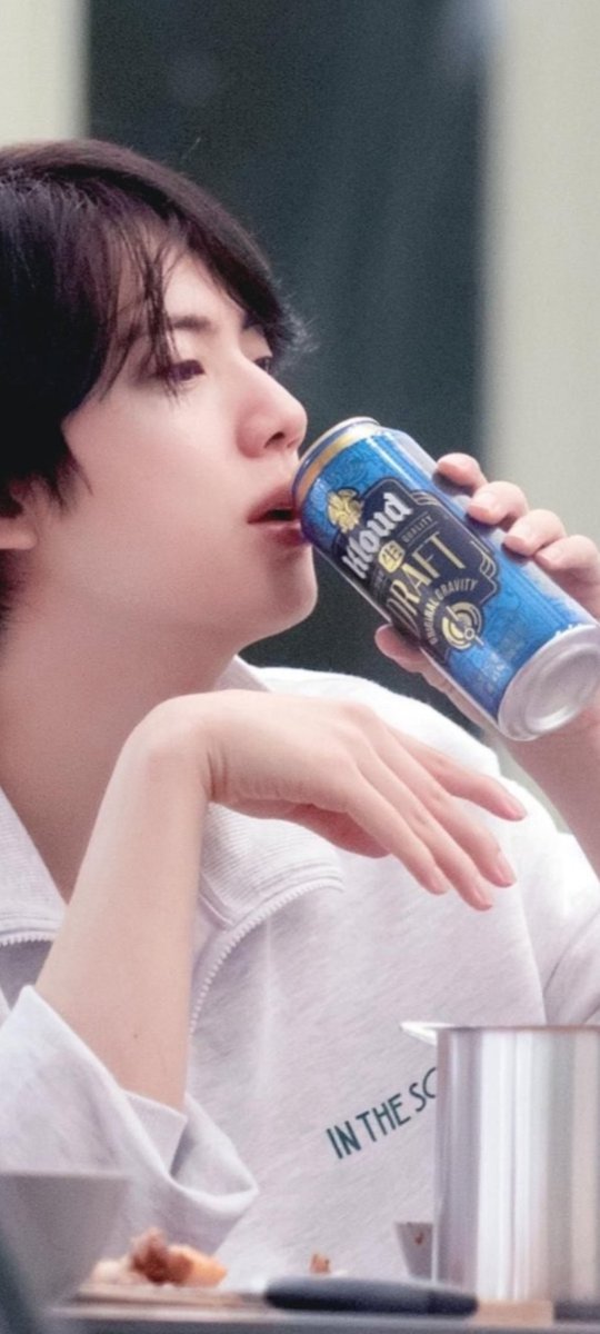 Interna24064373's tweet photo. JIN COMING OUT AS GAY #WeLoveYouJin #Jin #BTSJIN  #BTS  #BabyJin https://t.co/FkhpCN01HZ