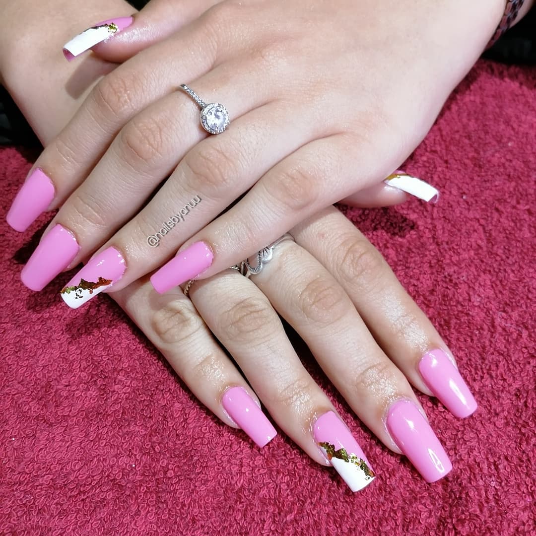 anxshka_cpt's tweet image. Inspo VS What she got ✨

#fullcovertips #coffinnails #nails #localnailtech #kraaifonteinnails #nailart #goldflakes #pinknails #selftaughtnailtech #nailtechstudent