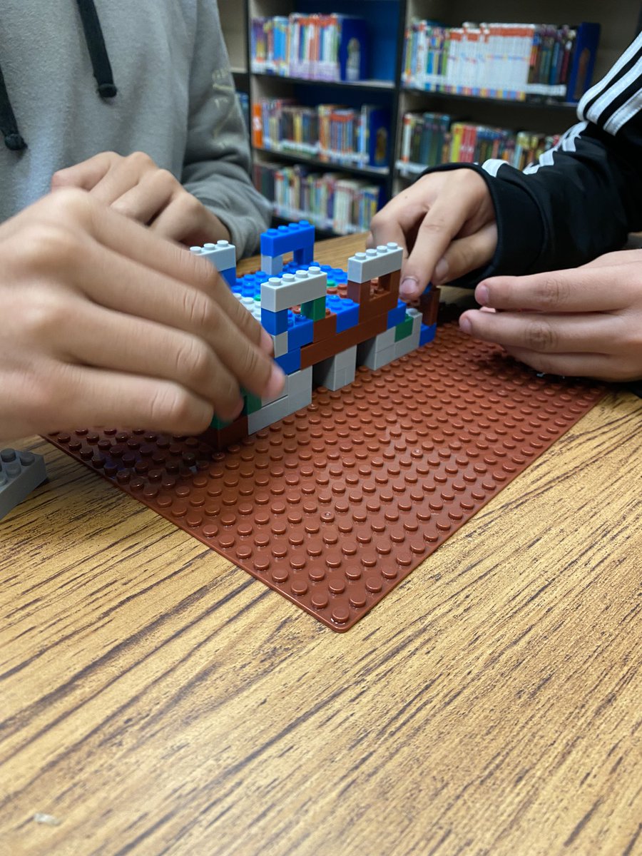 Students enjoying Lego challenges in the library this week! #duallanguage <a href="/WaltDisneyElem/">Walt Disney Elem</a> <a href="/AlvinISD/">Alvin ISD</a> #wdemakerspace #STEM <a href="/AlvinISD_SCI/">AlvinISD Science</a> <a href="/Alief_SLE/">Alief ISD Multilingual Department</a>