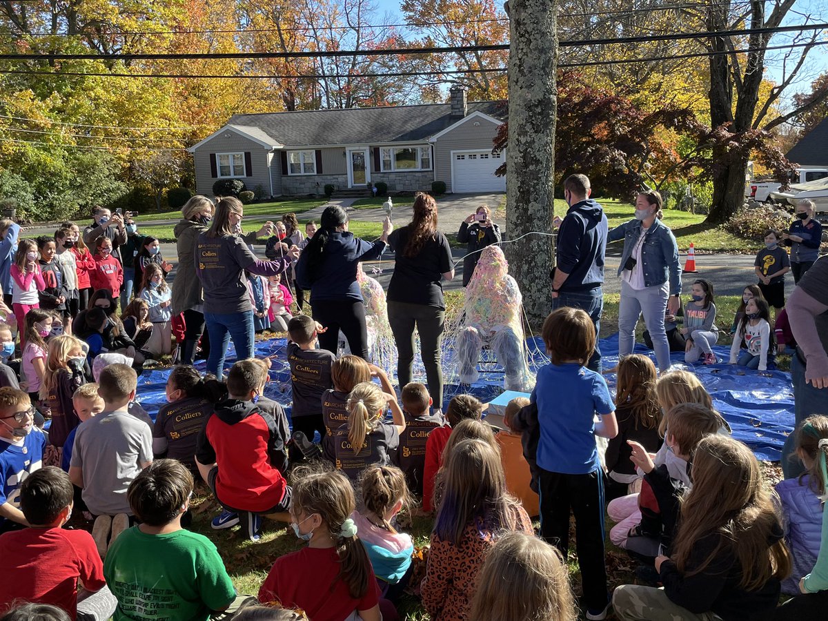 astory18's tweet photo. Congratulations to all of our MHHS readers! You read almost 900 hours and raised a ton of money for our school! #celebratereading #sillystringyourprincipals https://t.co/ZXisgeHouP