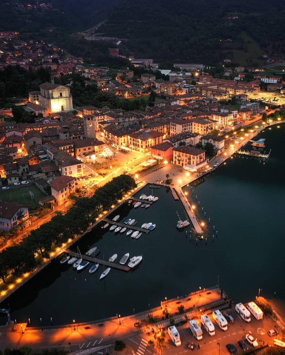 Fortunatamente ci sono luoghi, come il #LagodIseo, che possono regalare piaceri a chiunque vuole scoprirli. 
visitlakeiseo.info
#visitlakeiseo #theromanticchoice #inlombardia #visitbrescia #myprovbs #visitbergamo