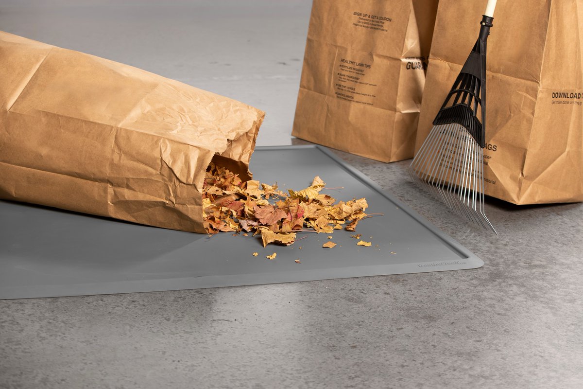 weathertechca's tweet photo. Protect your garage floor and driveway from everyday messes, spills, drops, leaks and more with the #AllPurposeMat
#WeatherTechCanada #WeatherTechHome https://t.co/fre5I2Zo42