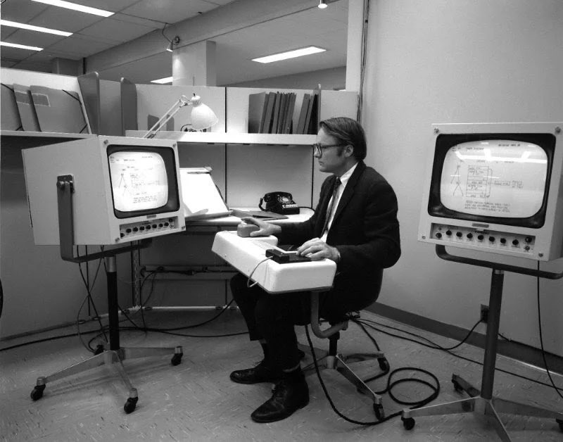 JonErlichman's tweet photo. Testing out the first computer mouse: https://t.co/oRiBluJOE2