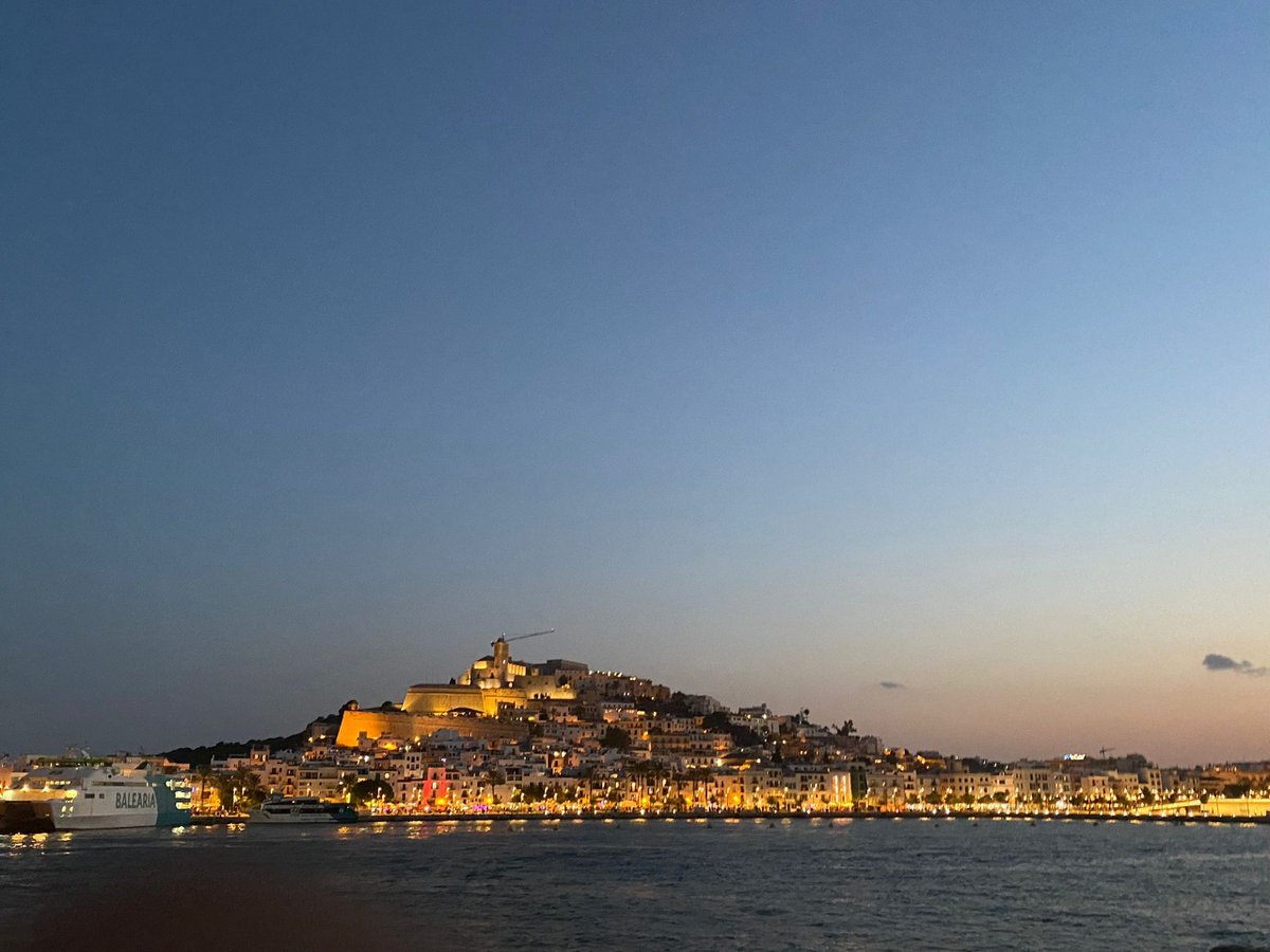 EivissaIbiza's tweet photo. 🌟 Una ciudad mágica.
🌟 Una ciutat màgica.
🌟 A magical city.
#Eivissa #Ibiza #datvila #patrominiohumanidad #magia #magic https://t.co/AK8IxPnCn0