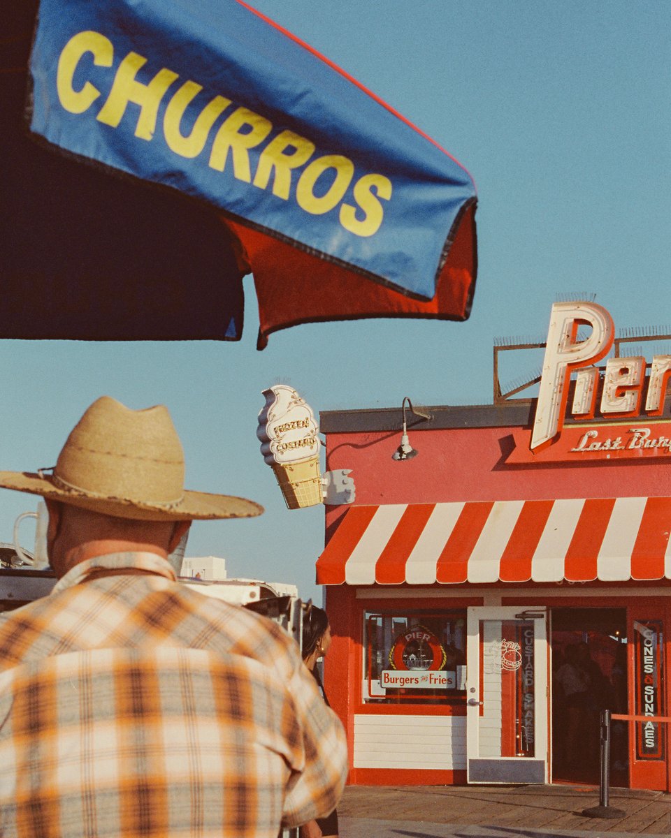 brianchorski's tweet photo. santa monica pier on cinestill 800t https://t.co/5urGt5zZS0