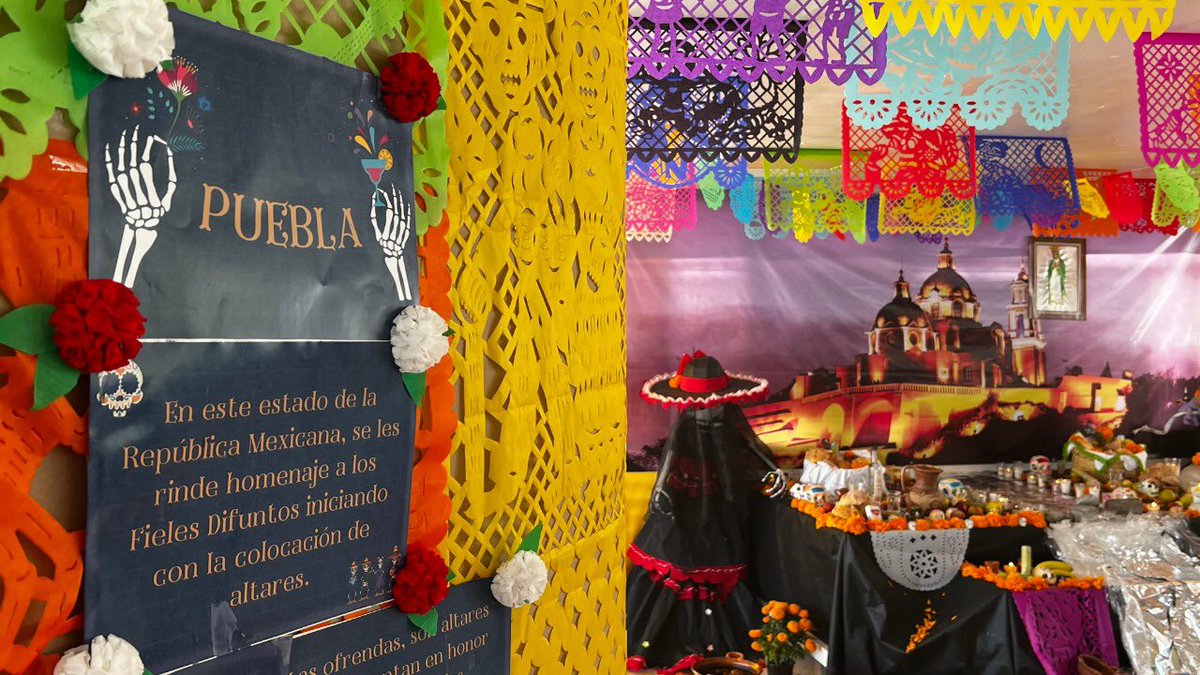 SSC_CDMX's tweet photo. En el Centro Femenil de Reinserción Social de #Tepepan, las mujeres privadas de su libertad, adornaron con catrinas y calaveras su ofrenda, para participar en la Décima Edición del Concurso #InterreclusoriosDeOfrendas 2021,@Hazaelruizo.

#DíaDeMuertos💀
#CelebrandoLaVida https://t.co/KQVwlmCfOL