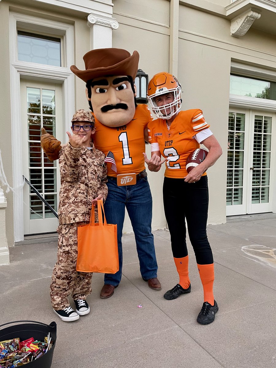 ProfessorCiraM's tweet photo. @UTEPPresident Happy Halloween 2021 and Go Miners!! 🎃⛏️🇺🇸🧡💙 https://t.co/OHNSWABGPg